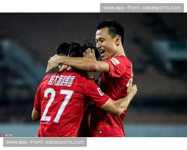 巅峰对垒下的“金元回响”：外媒镜头里的恒大与上港，一场关于荣耀、资本与中国梦的足球史诗