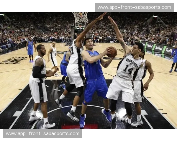 巅峰对决，历史回响：2003年5月1日，马刺与小牛的经典之战